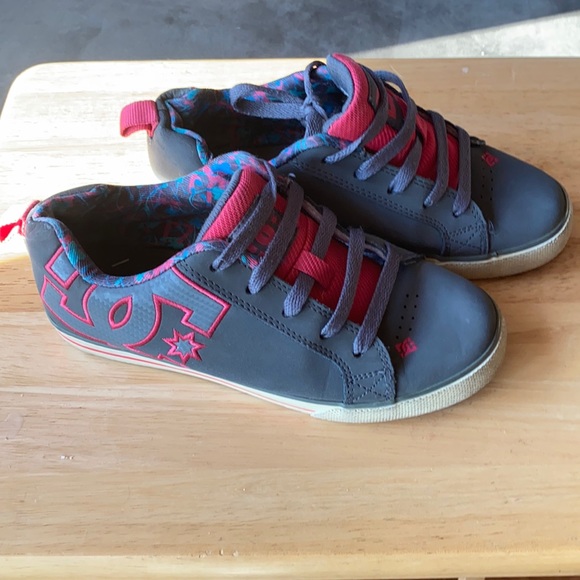 DC Shoes - Picture 2 of 4